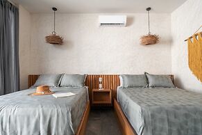 Twelve O’Clock Luxury Villas