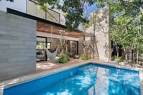 Twelve O’Clock Luxury Villas