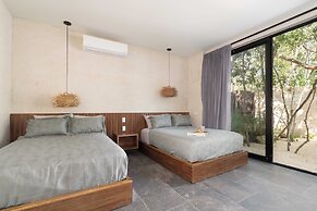 Twelve O’Clock Luxury Villas