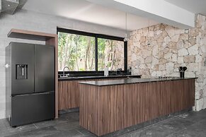 Twelve O’Clock Luxury Villas