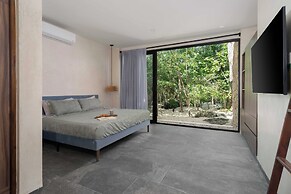Twelve O’Clock Luxury Villas