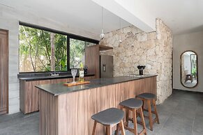 Twelve O’Clock Luxury Villas