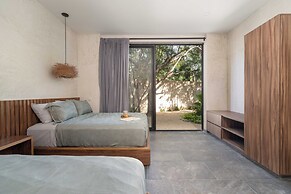 Twelve O’Clock Luxury Villas