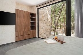 Twelve O’Clock Luxury Villas