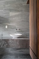 Twelve O’Clock Luxury Villas