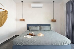 Twelve O’Clock Luxury Villas