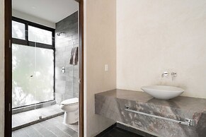 Twelve O’Clock Luxury Villas