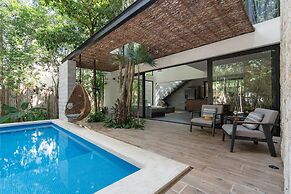 Twelve O’Clock Luxury Villas
