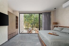 Twelve O’Clock Luxury Villas