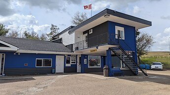 Riverside Motel & Suites