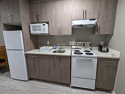 Riverside Motel & Suites