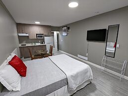 Riverside Motel & Suites