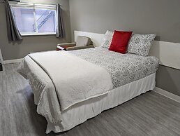 Riverside Motel & Suites
