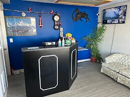 Riverside Motel & Suites