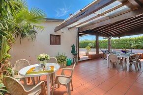 Villa Oasi With Private Pool