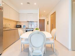 Eloquent Upscale with Breathtaking Burj