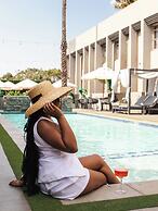 Q's Evander Hotel and Apartment