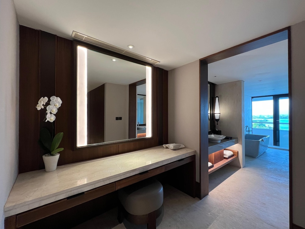 Bali Beach Hotel