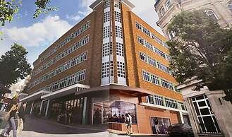 Luxury 2 Bed 2 Bath Apartment Central Location