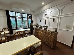 Hotel Manali Palace