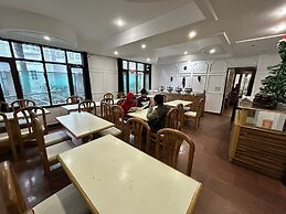 Hotel Manali Palace