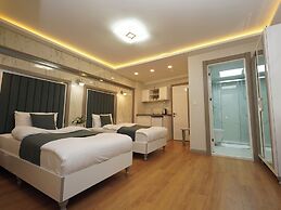 Gazelle Suites