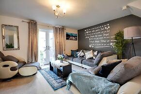 Runcorn - House - Sleeps 6 - Parking - Garden