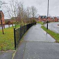 Runcorn - House - Sleeps 6 - Parking - Garden
