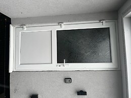 Separate One Bedroom Large Apartment in Slough