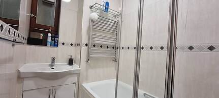 4 Bed Flat - Sleeps 12 - Pets - Wifi