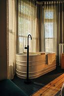 Somewhere Inn Collingwood