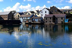 Stunning Apartment Overlooking Pembroke Castle