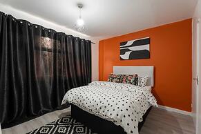 Stylish 2 Bedroom Apartment in Birmingham