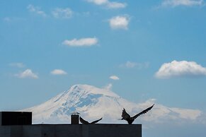 Caribian Hotel Yerevan