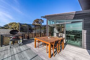 Taonga with panoramic sea views