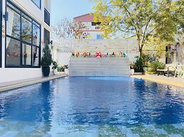 Ananphada Boutique