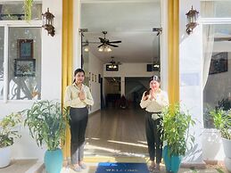 Ananphada Boutique
