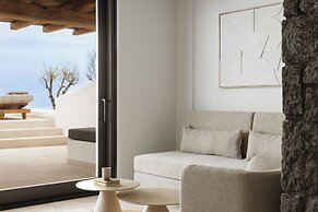 NĒRO Boutique Hotel