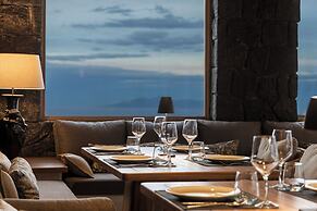 NĒRO Boutique Hotel