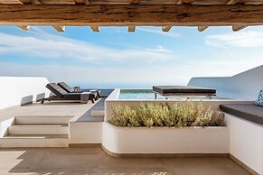 NĒRO Boutique Hotel