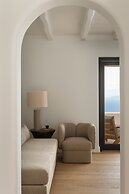 NĒRO Boutique Hotel