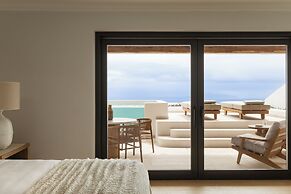 NĒRO Boutique Hotel