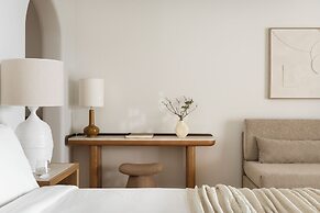NĒRO Boutique Hotel
