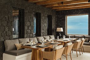 NĒRO Boutique Hotel