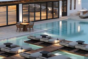 NĒRO Boutique Hotel