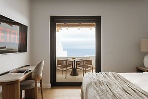 NĒRO Boutique Hotel