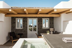 NĒRO Boutique Hotel