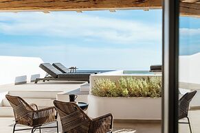 NĒRO Boutique Hotel