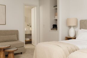 NĒRO Boutique Hotel