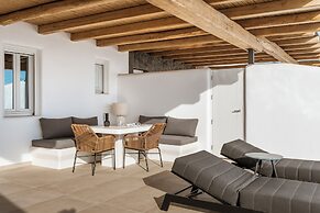 NĒRO Boutique Hotel